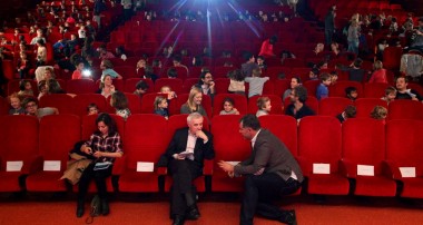 13 octobre 2014 – Le Film du lancement du programme pédagogique « La Glace et le Ciel » par Luc Jacquet et Wild-touch avec les enfants de la Maison de L’Enfant.