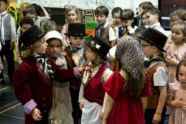« La Minute de Véronique »/ Avec les GS et MS : Victor Hugo, ses Misérables, son 19-ème siècle ! Aboutir sur la Comédie Musicale des enfants de La MDE ! 19 juin 2025